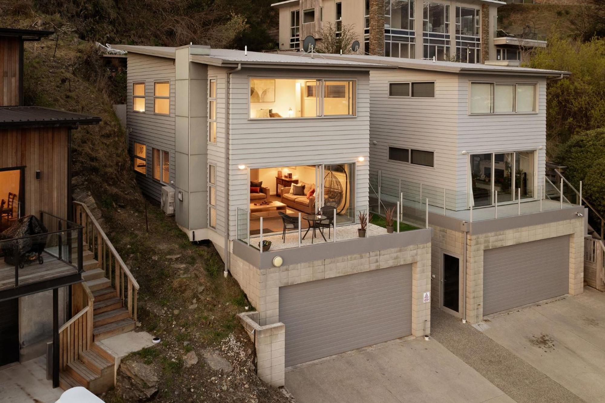 Views On De La Mare Place, 3 Bdr, Free Wi-fi & Parking