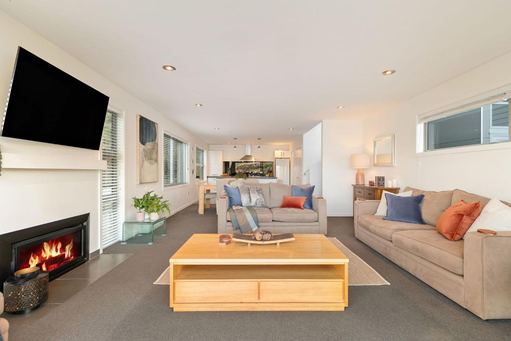 Views On De La Mare Place, 3 Bdr, Free Wi-fi & Parking Queenstown