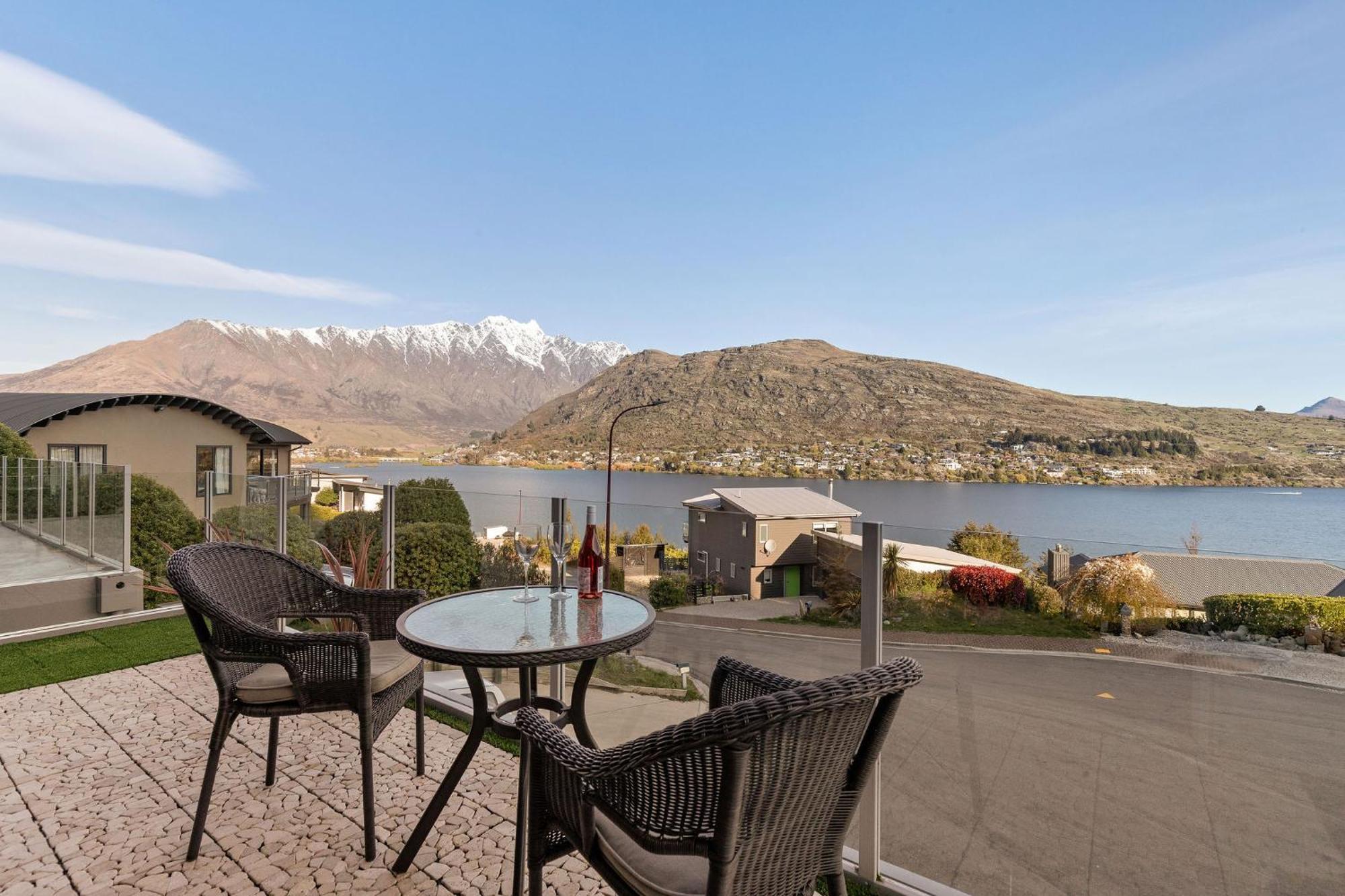 Views On De La Mare Place, 3 Bdr, Free Wi-fi & Parking Ferienhaus